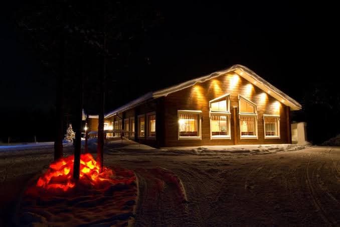 Arctic Snowhotel & Glass Igloos — kuva