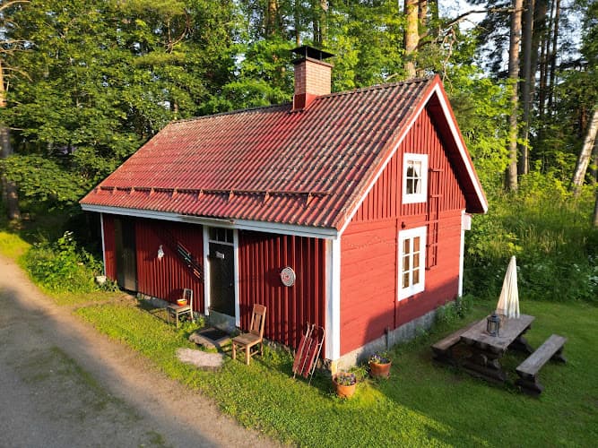 Maalaisomanttinen Saunamökki — photo